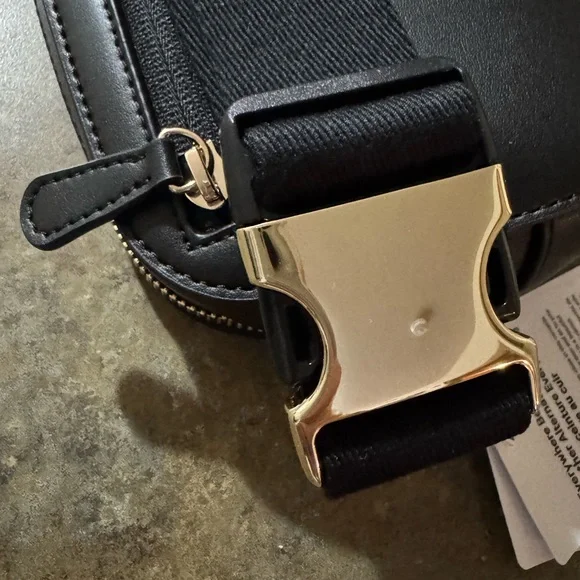 NWT/Rare - Lululemon Leather Alternative Everywhere Belt Bag - Gold Hardware 1L - Picture 5 of 14